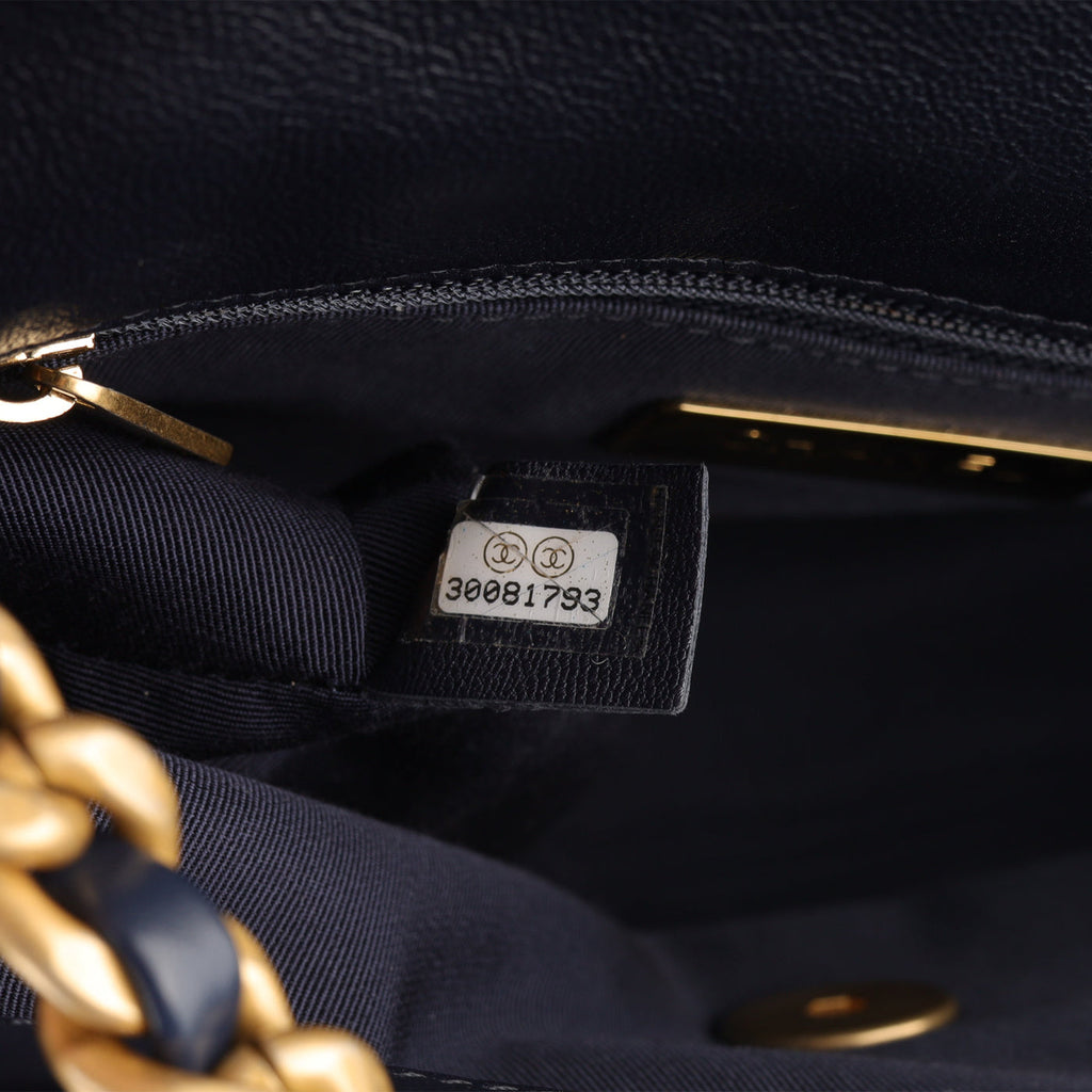 Chanel Chanel 19 - Small