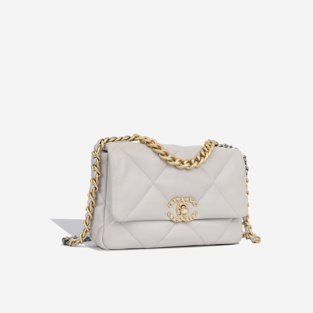 Chanel Chanel 19 - Small