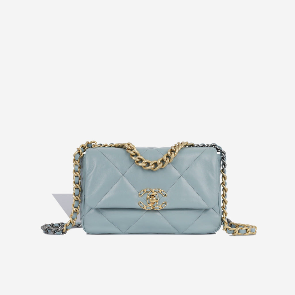 Chanel Chanel 19 - Small