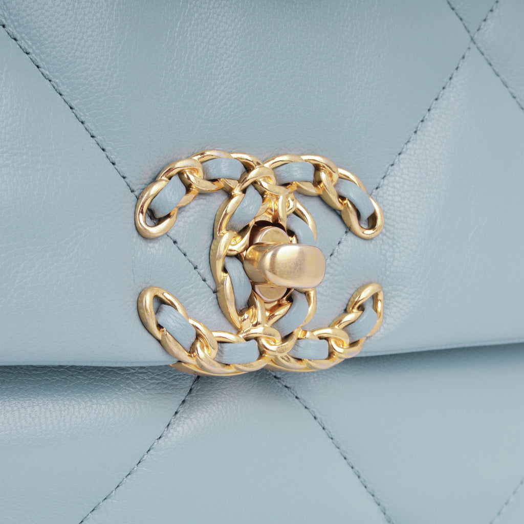 Chanel Chanel 19 - Small