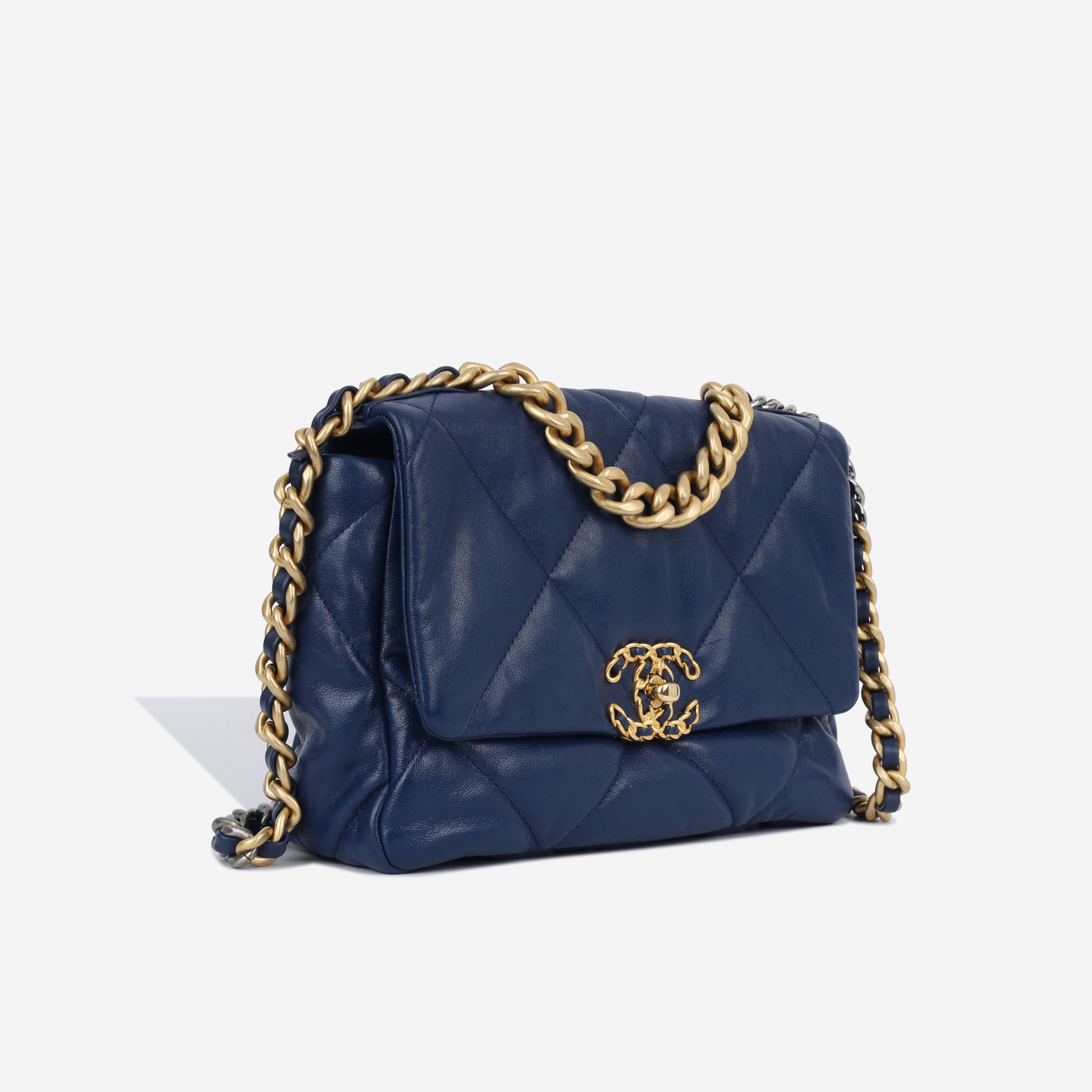 Chanel Chanel 19 - Small