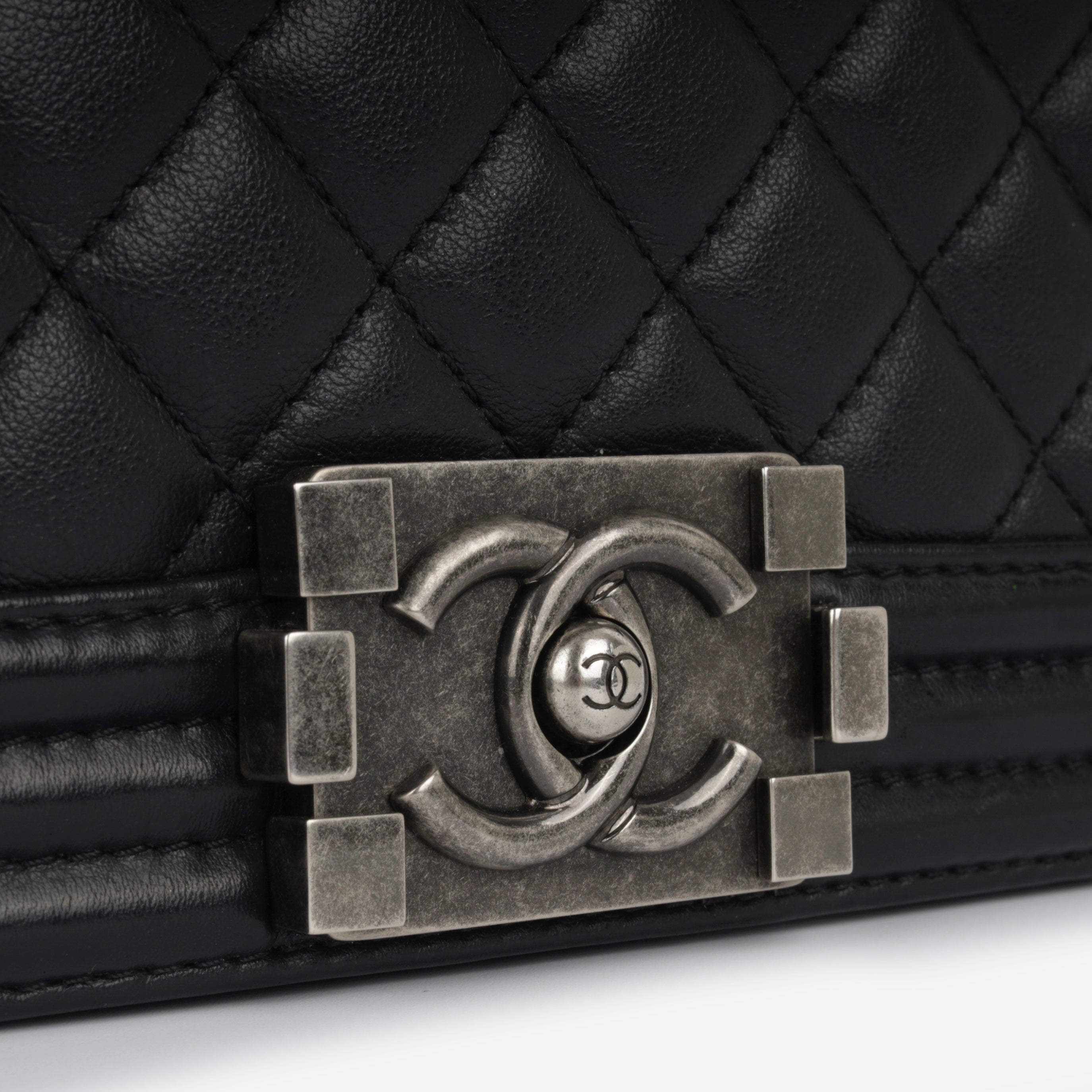 Chanel Boy Bag - Old Medium