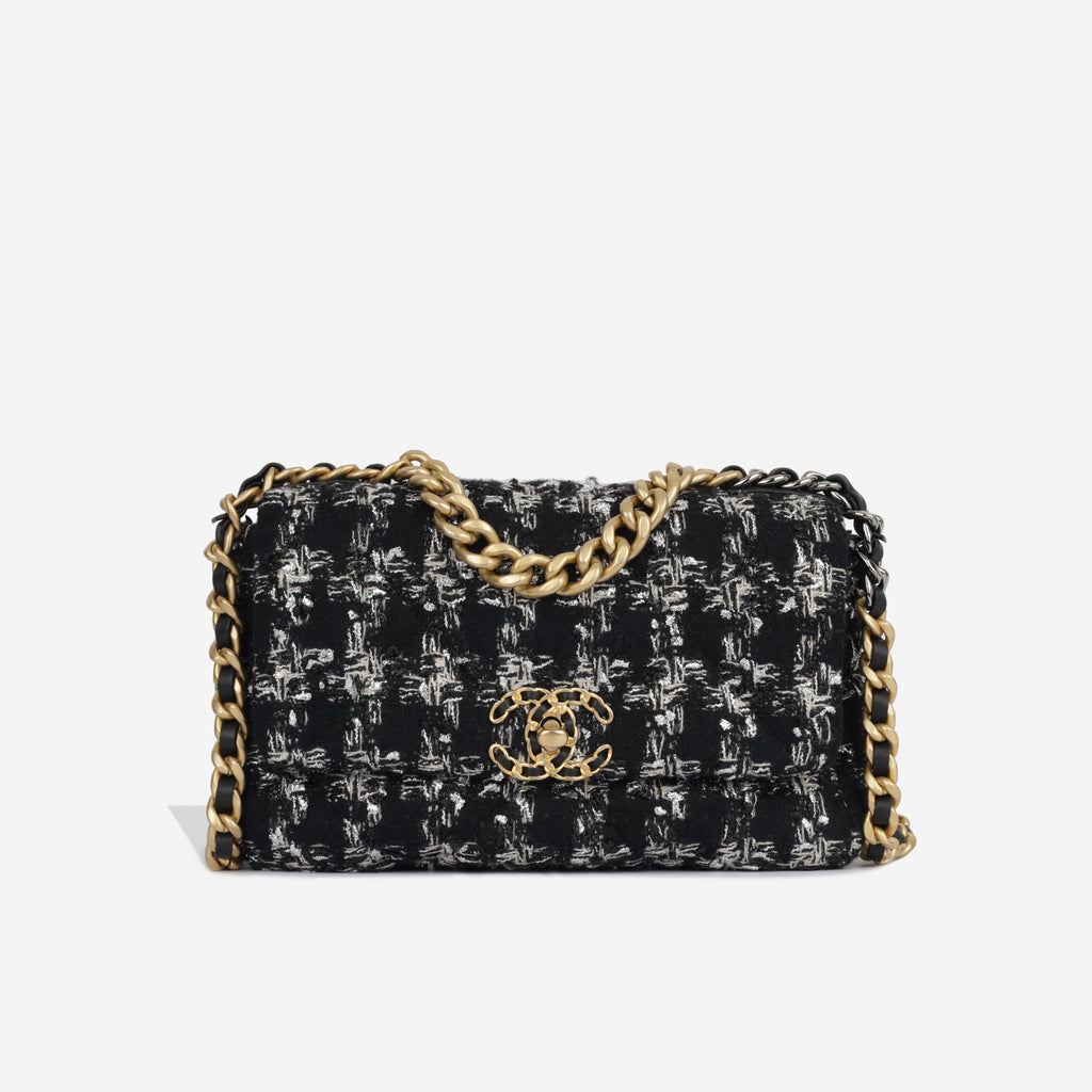 Chanel Chanel 19 - Small