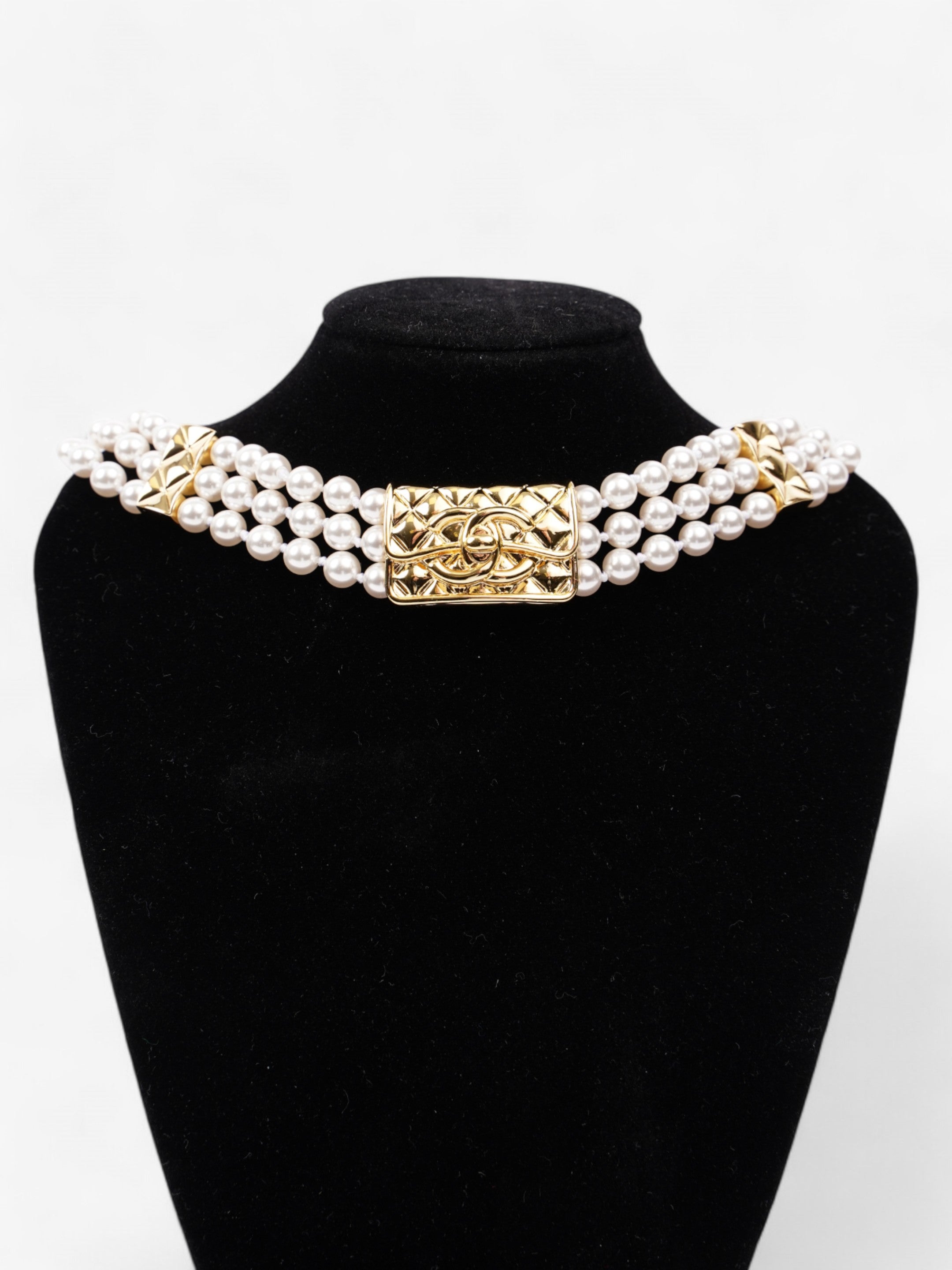 Chanel CC Pearl Chocker Pearl / Gold Faux Pearl