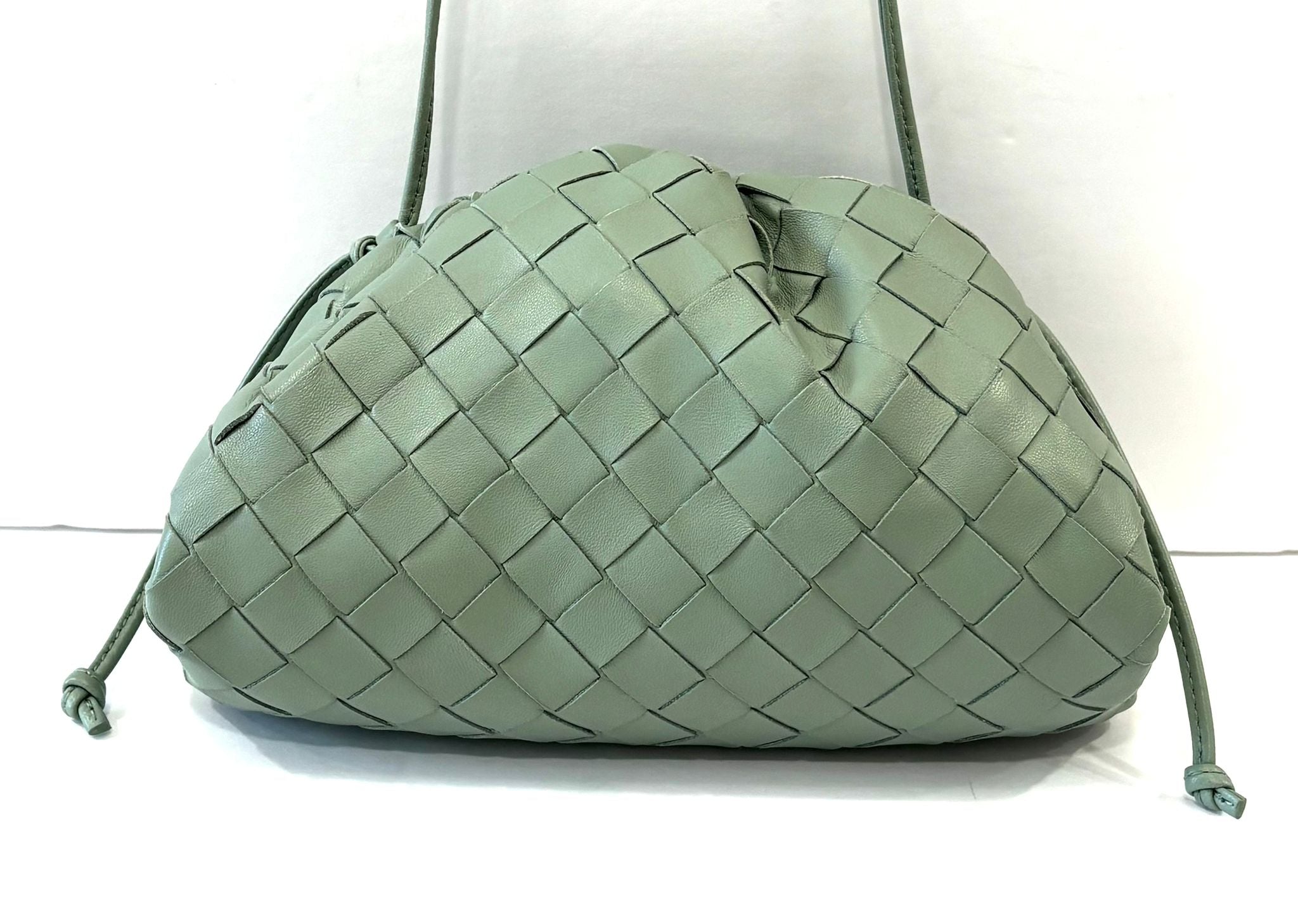BOTTEGA VENETA SMALL LAMBSKIN LEATHER CLUTCH SHOULDER BAG