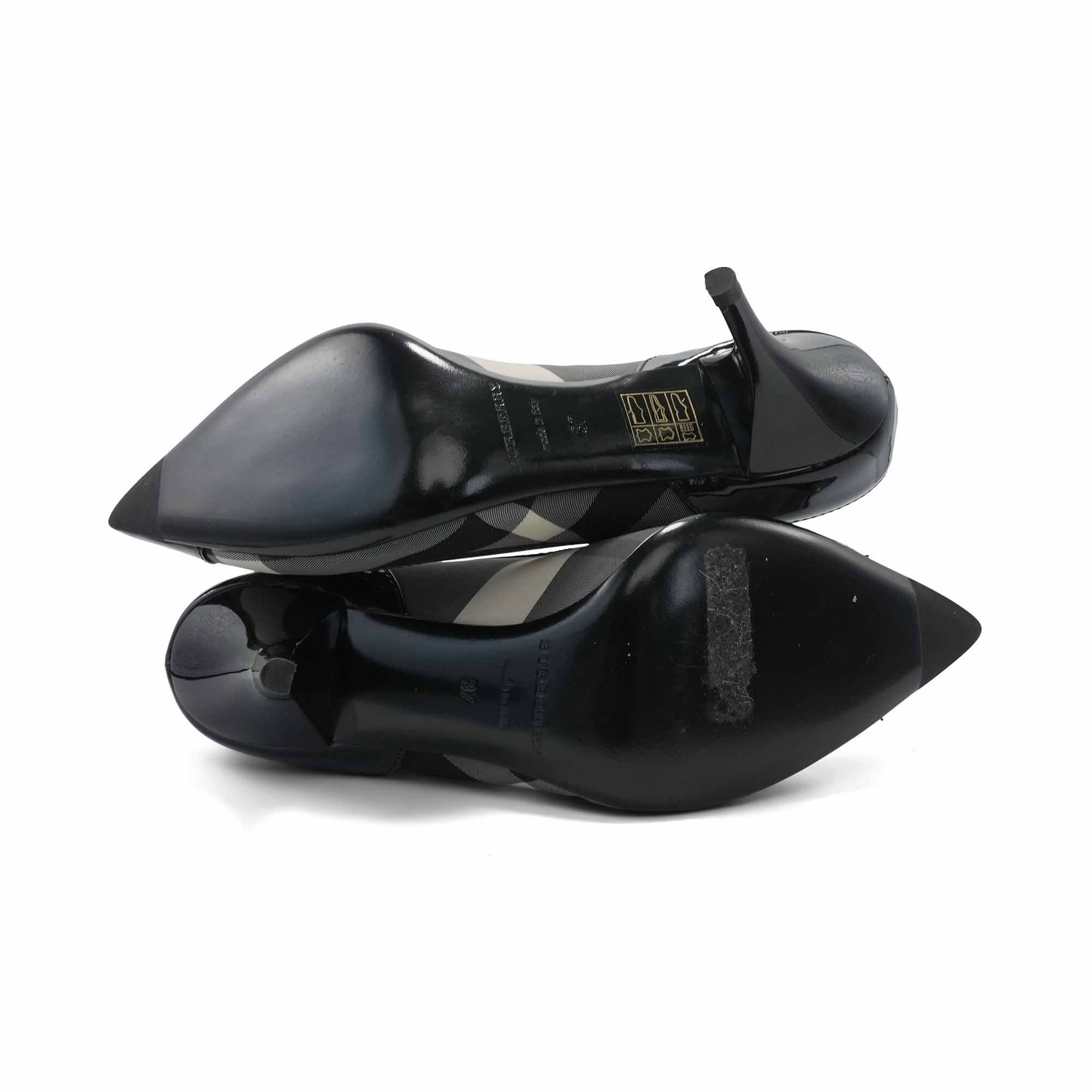 Burberry Check Pumps - Women's 37