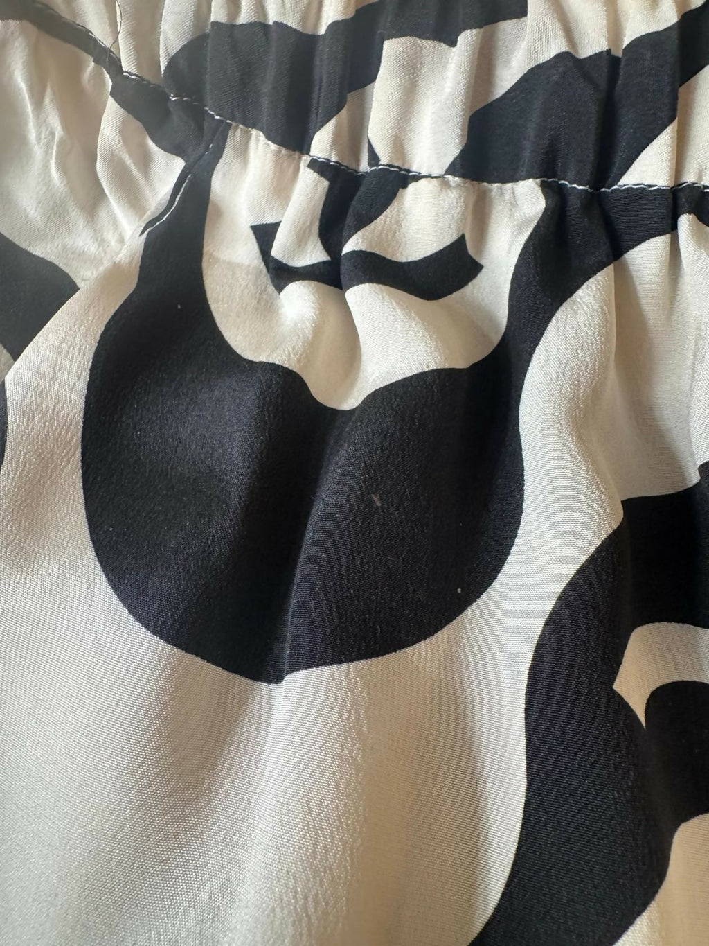 Chanel 2021 SS Wave Pants – Black & White