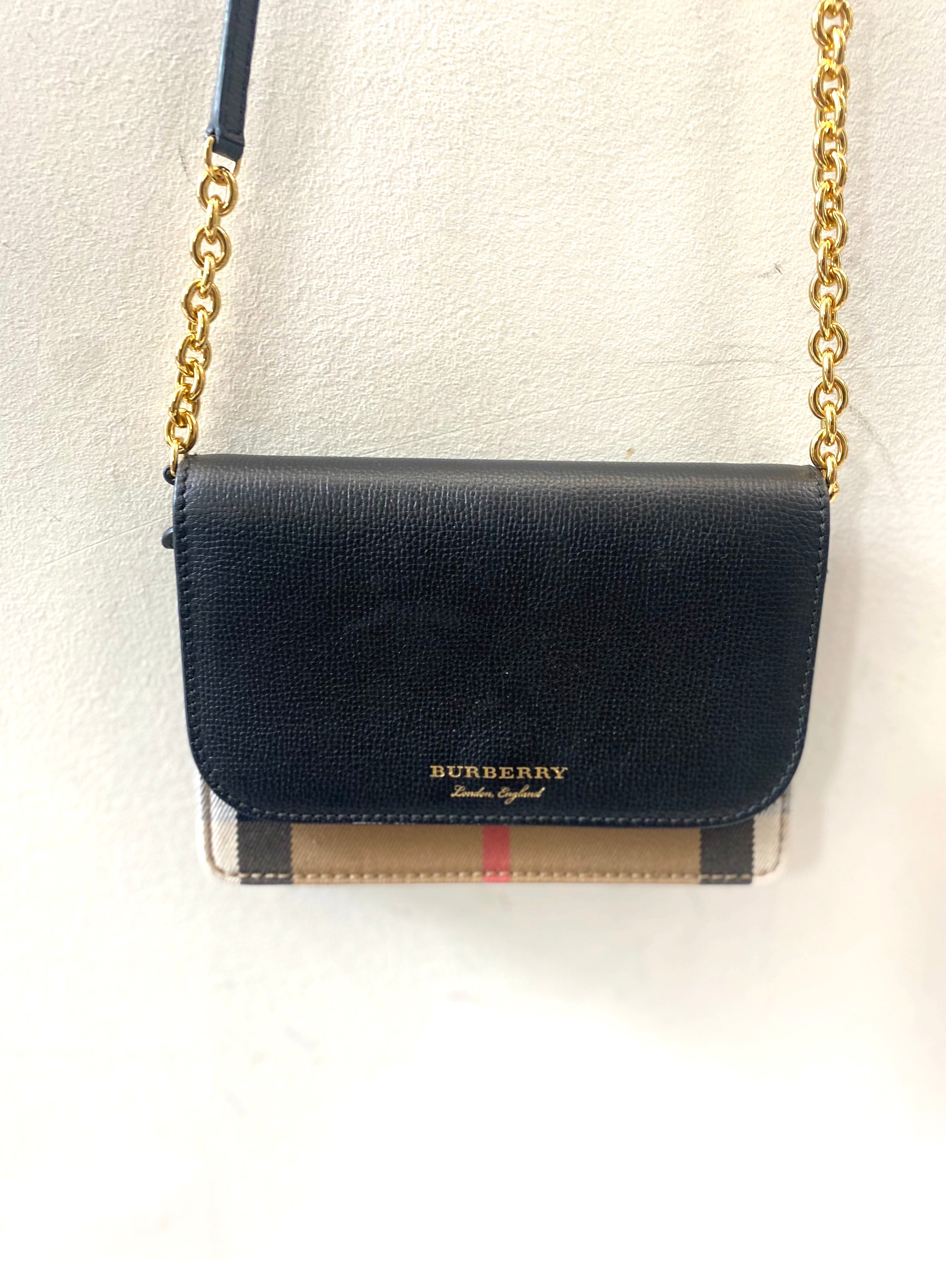 BURBERRY GRAINED CALFSKIN HOUSE CHECK HAMPSHIRE WALLET ON CHAIN