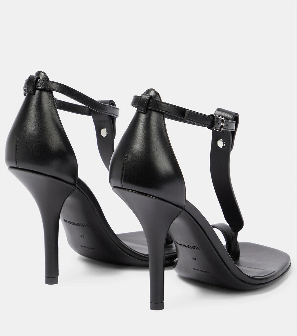 BURBERRY TOE RING LEATHER T-STRAP SANDALS