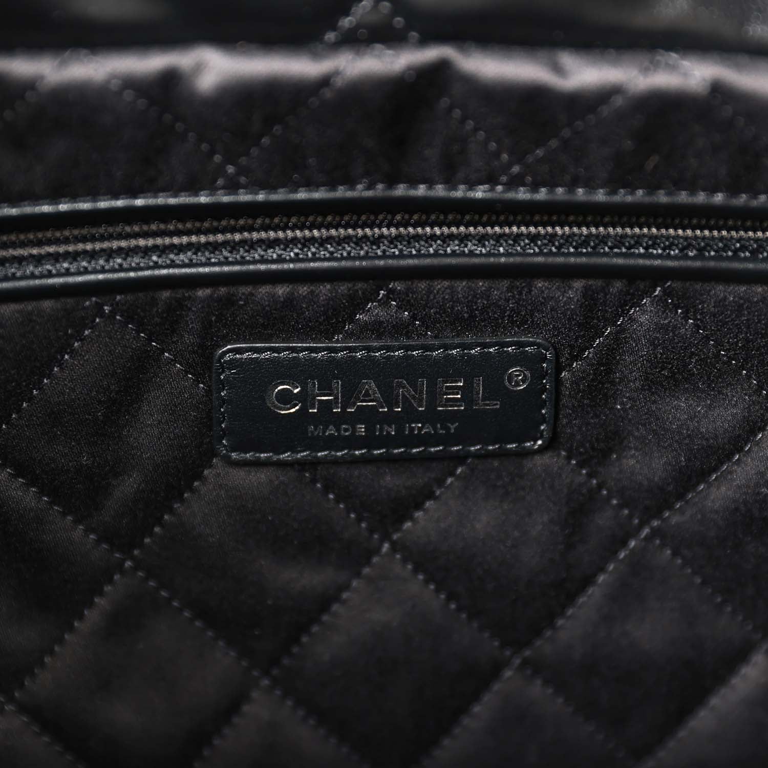 Chanel Medium 22 Bag SO Black Calfskin Aged Black Hardware