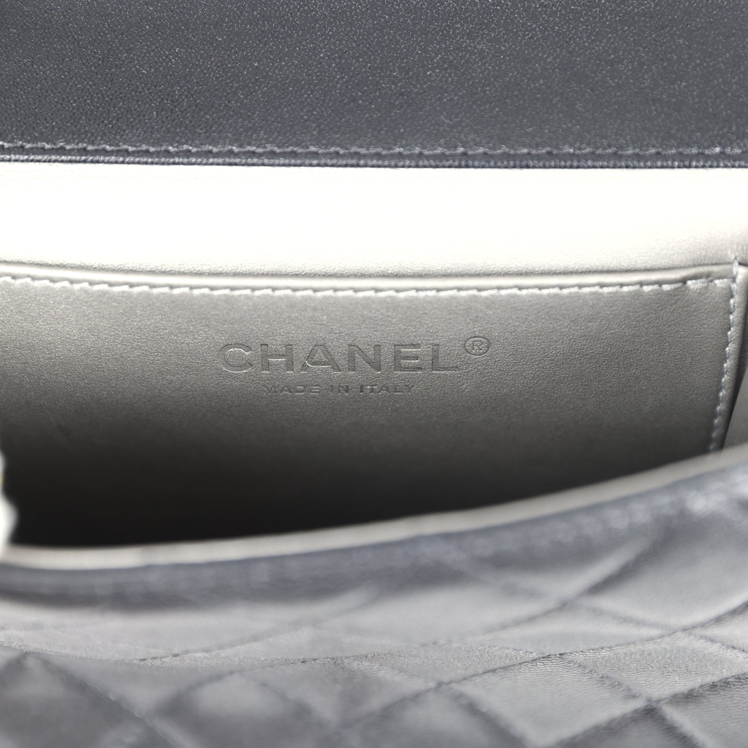 Chanel Chic Pearls Flap Bag Black Calfskin Aged Ruthenium Hardware