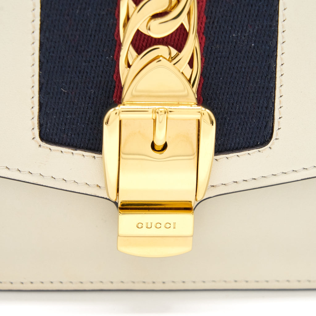 Gucci Sylvie Super mini Bag white with
