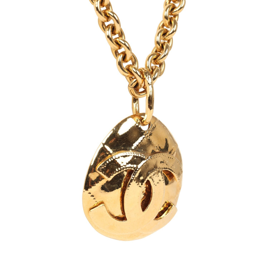 Chanel Vintage 24K Gold Plated CC Quilted Oval Pendant Necklace