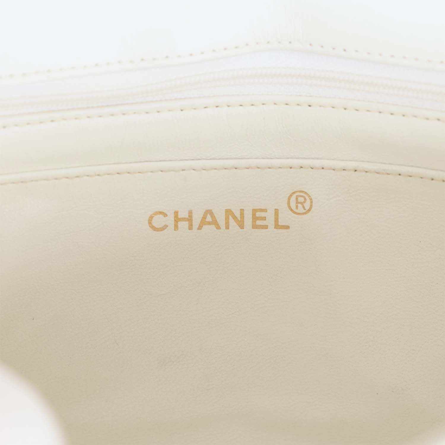 Chanel Vintage Medium Diana Flap Bag White Lambskin Gold Hardware