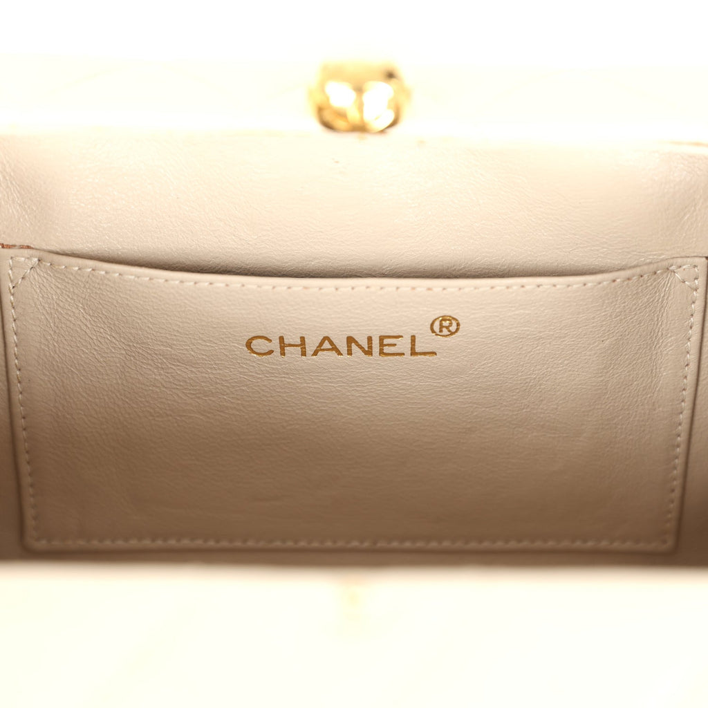 Chanel Vintage Box Clutch Bag Beige Lambskin Gold Hardware