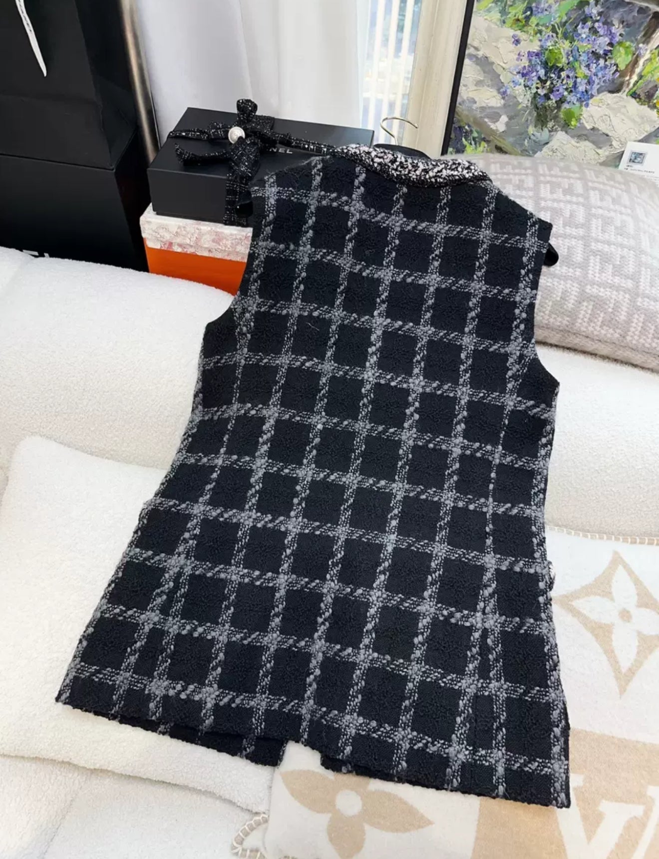 Chanel 22k Black, Gray, Ecru and silver vest size 34