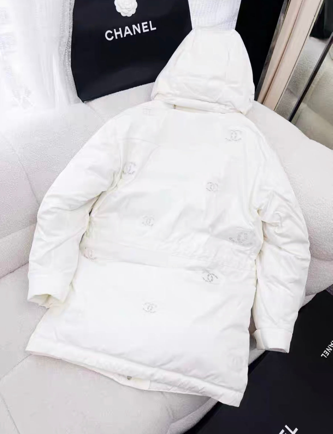 Chanel 21N white jacket size 36