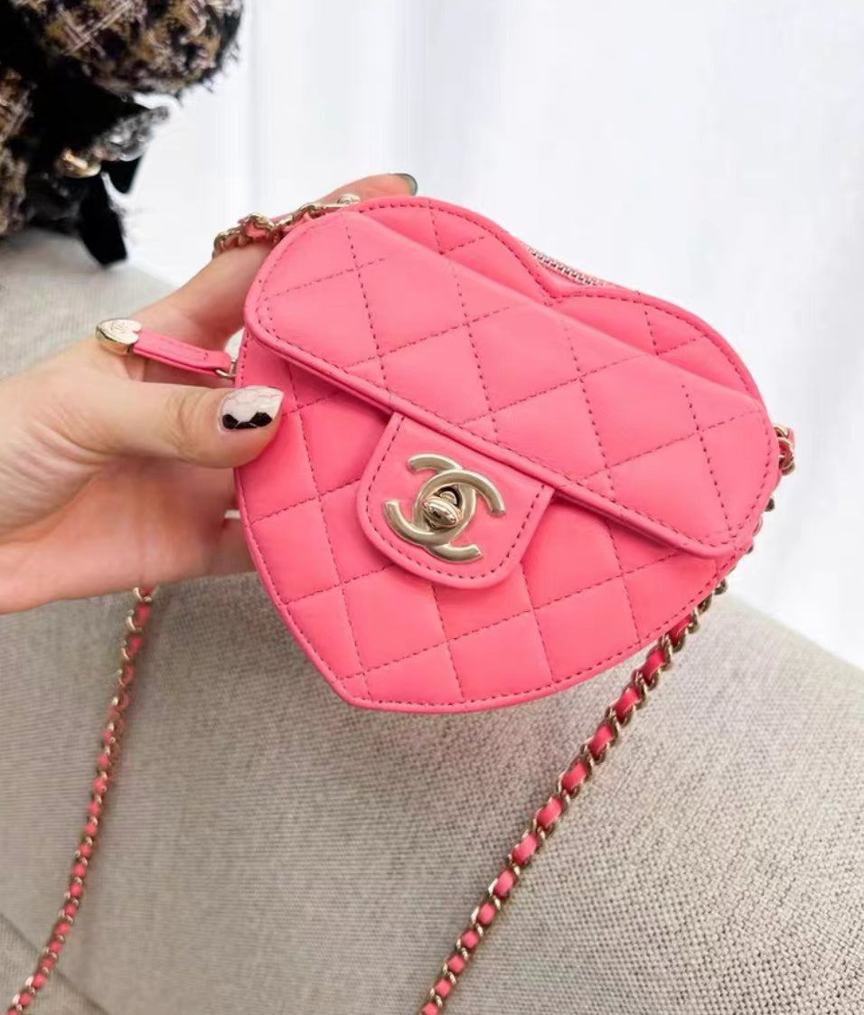 Chanel 22S Pink Small heart bag