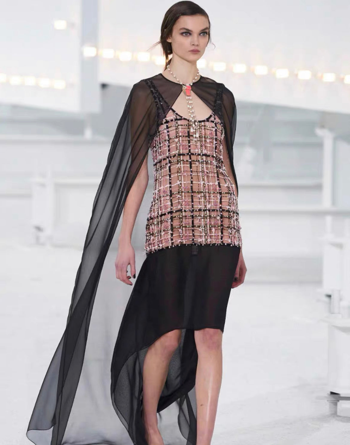 Chanel 21ss Pink Crystal & Pearl long Chain