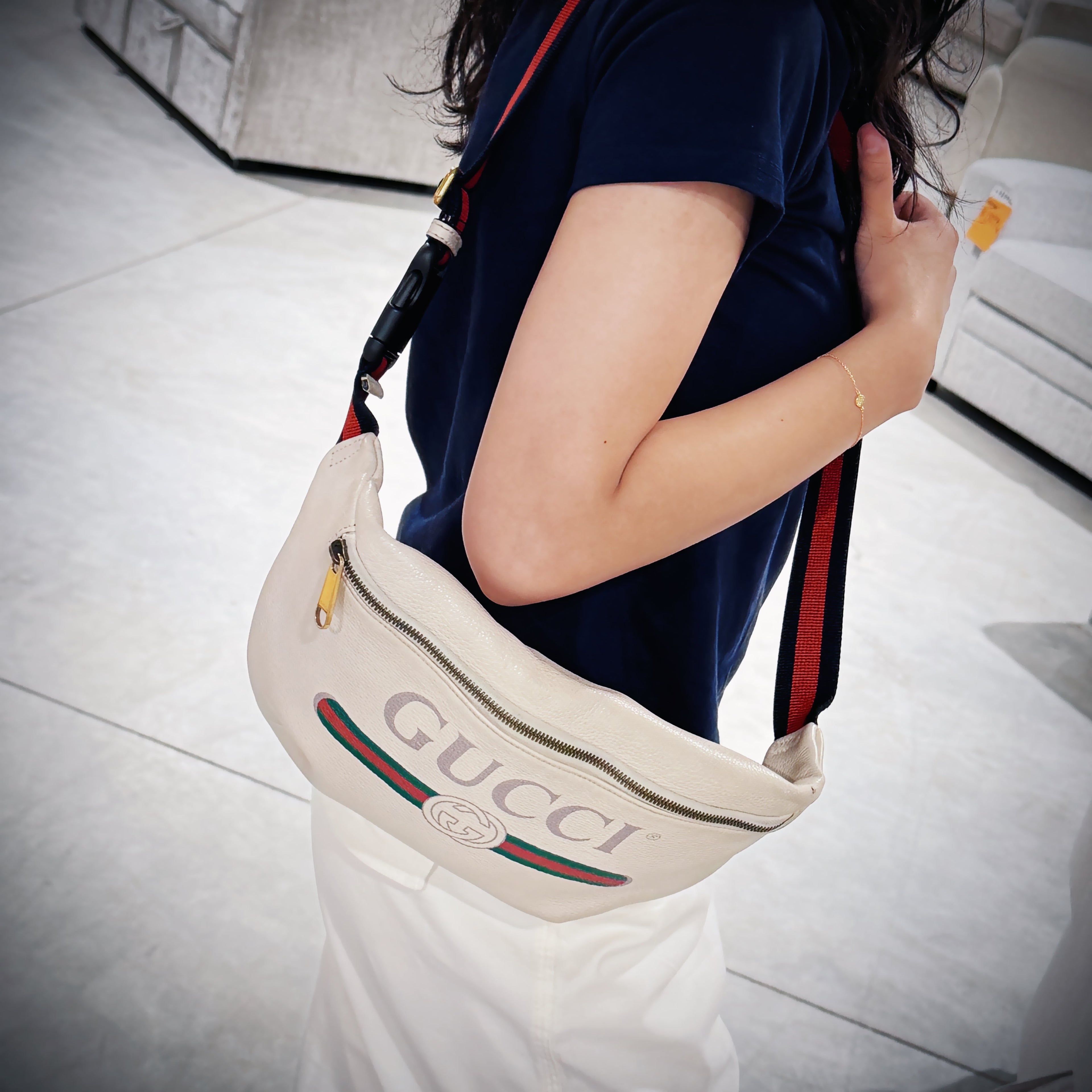 Gucci Unisex Small Logo Print White Leather Messenger Belt Bag TWS