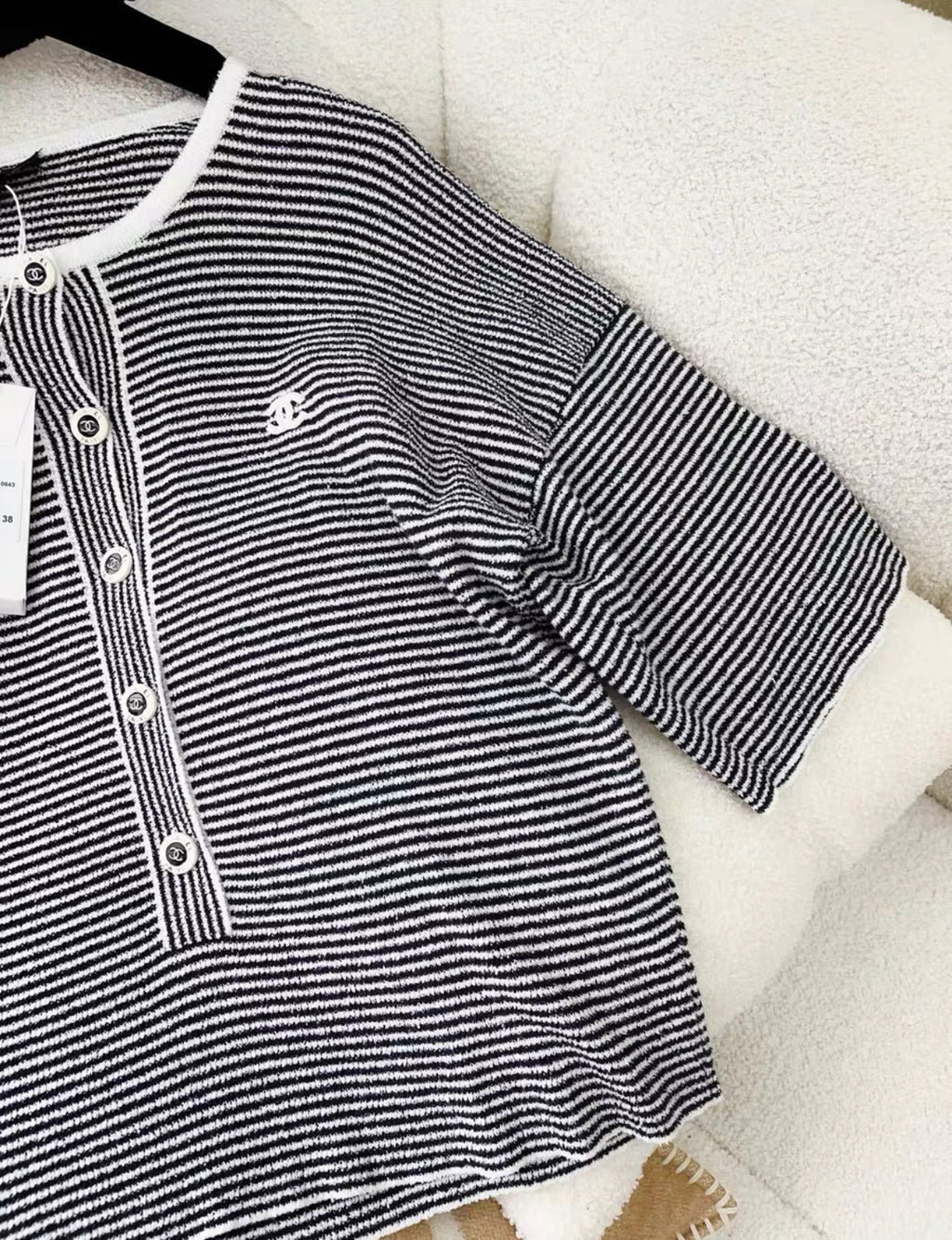 CHANEL 23C RUNWAY CC LOGO STRIPED TOP 38