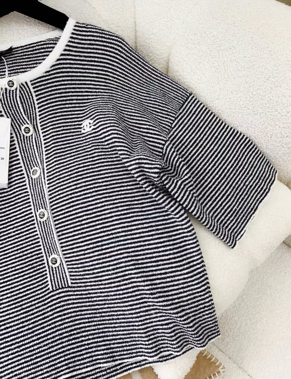 CHANEL 23C RUNWAY CC LOGO STRIPED TOP 38