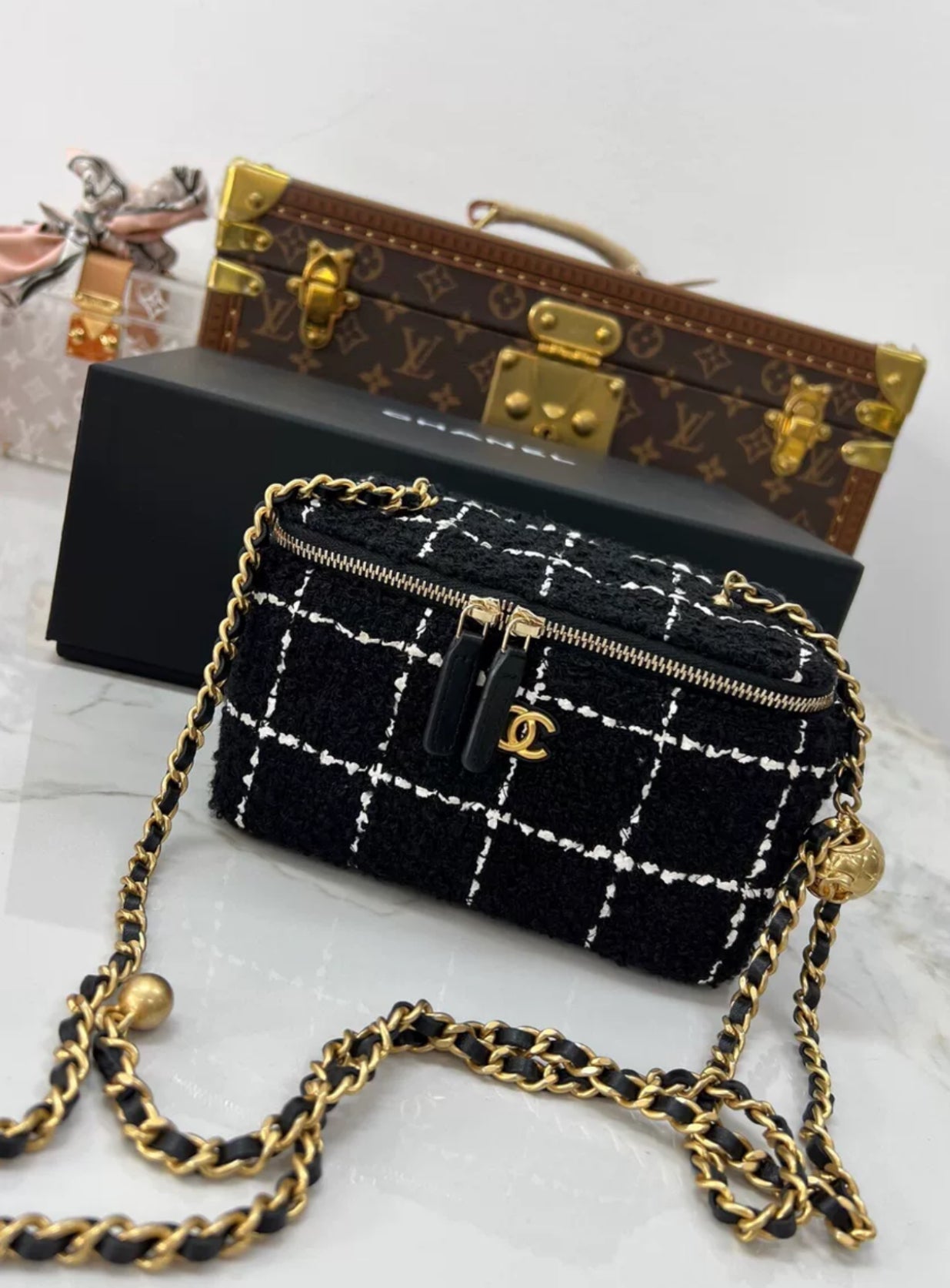 Chanel 23k black & white tweed mini vanity case gold chain