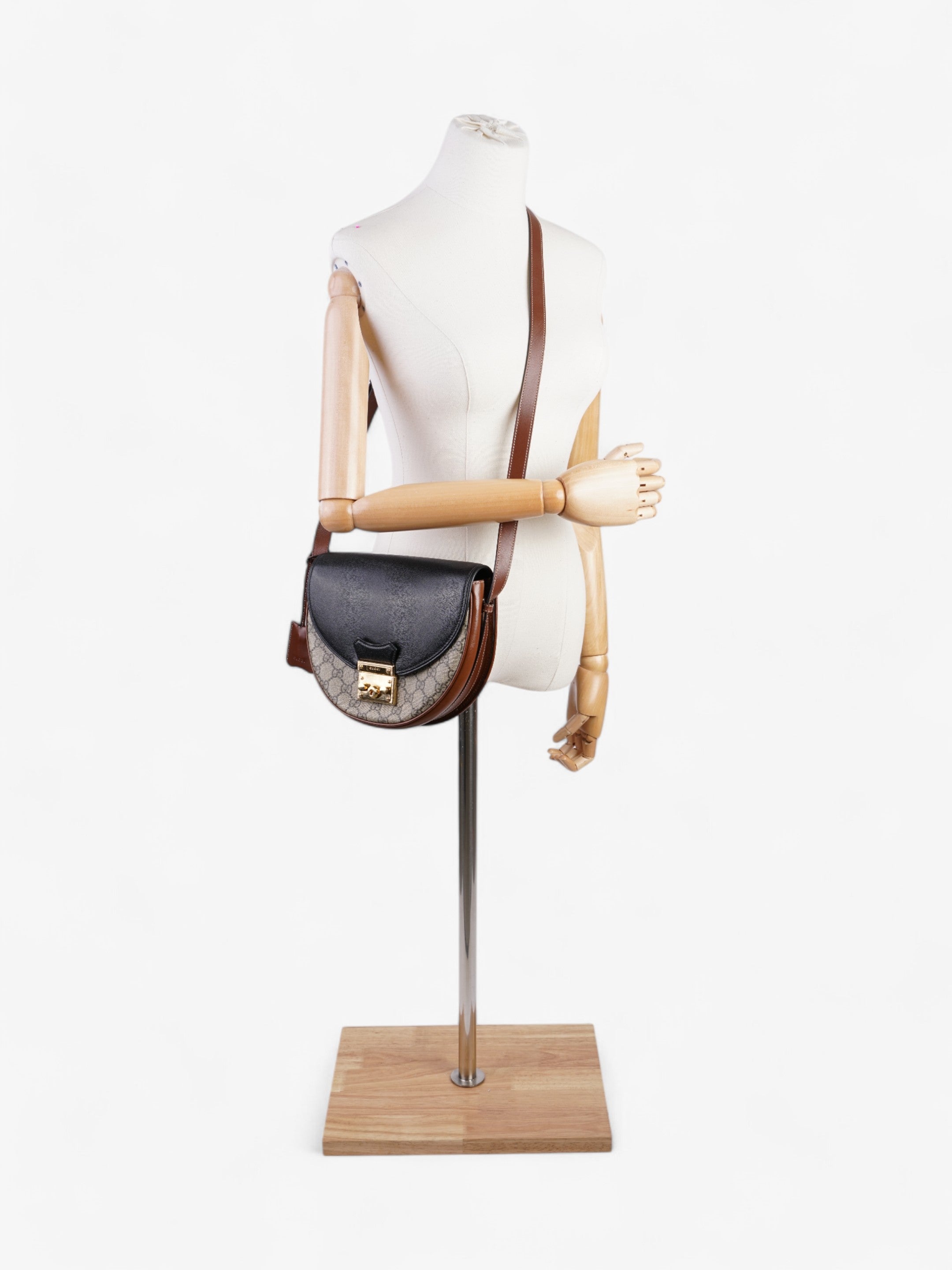 Gucci Padlock Shoulder Bag Black / Supreme Coated Canvas