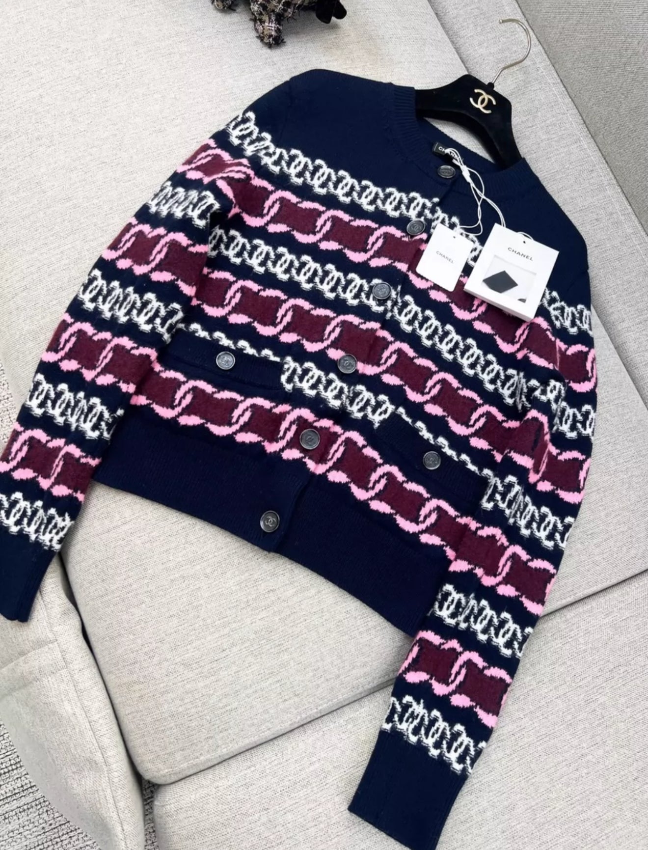 Chanel 23B navy blue, Burgundy, pink & white igan