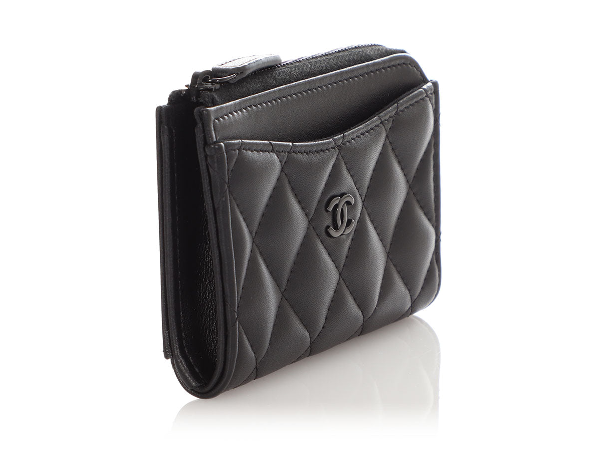 Chanel Black Quilted Lambskin Zip Around  Holder