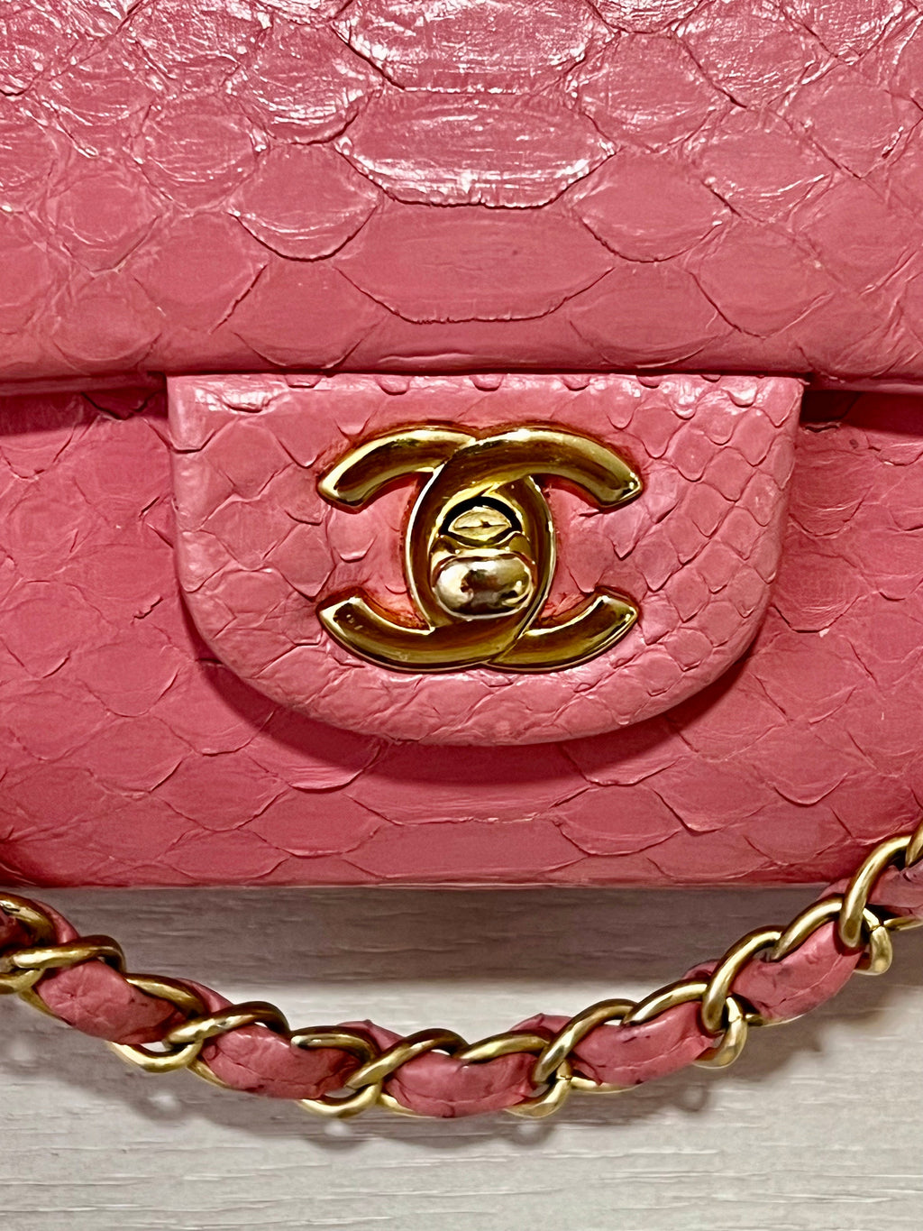 CHANEL 2.55 CLASSIC FLAP MEDIUM PINK PYTHON SHOULDER BAG