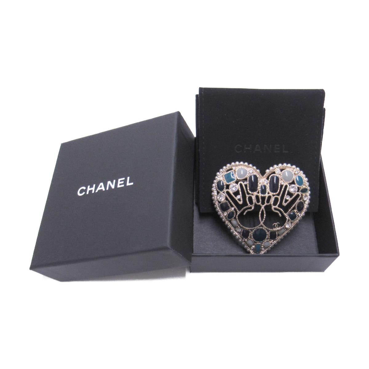 CHANEL CC HEART BROOCH