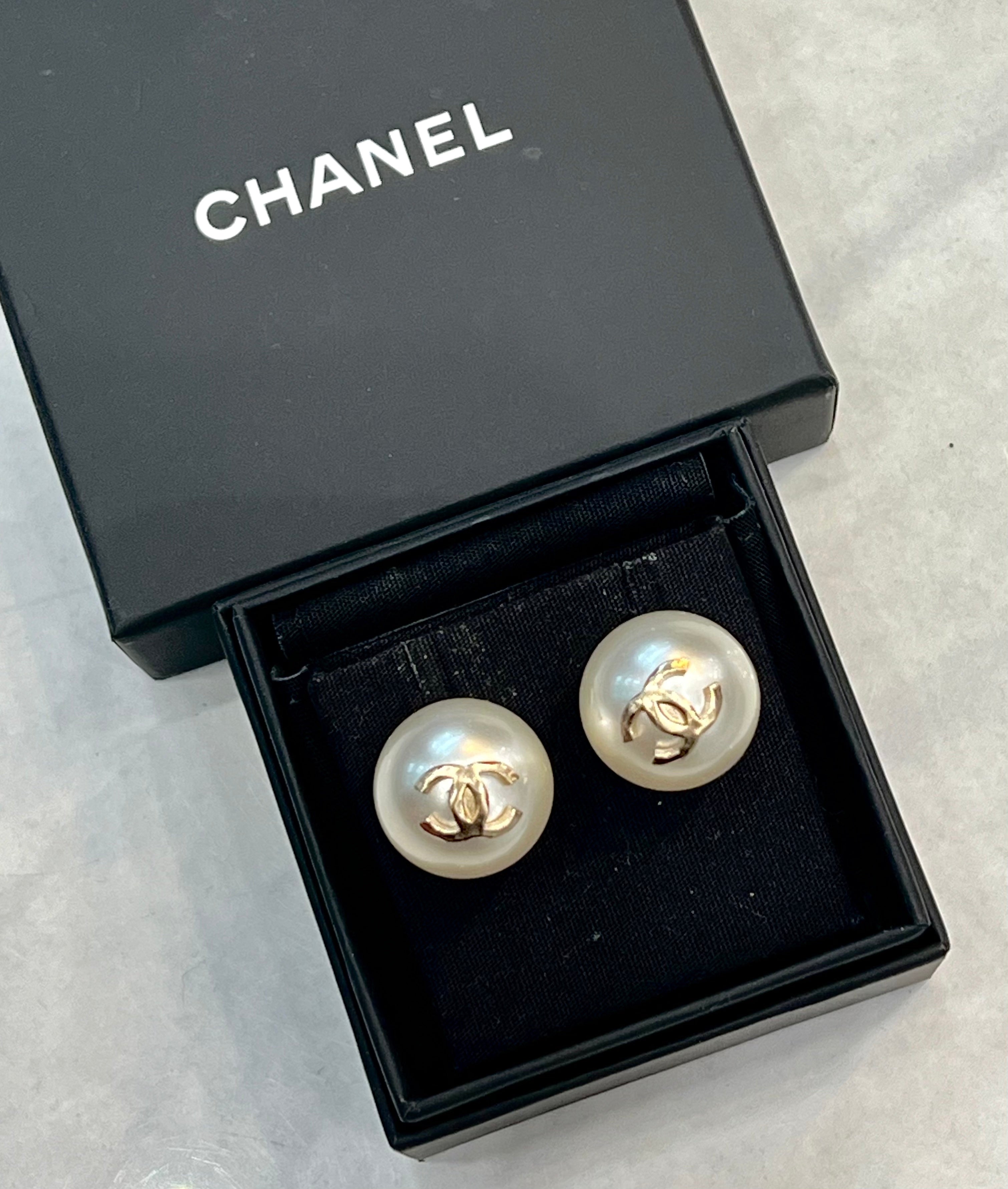 CHANEL CC FAUX PEARL EARRINGS