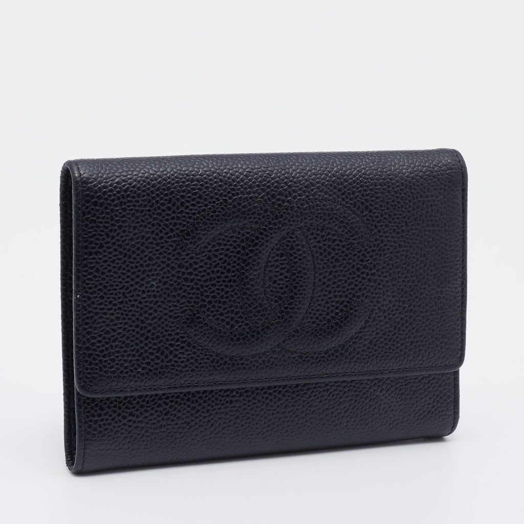 CHANEL CAVIAR LEATHER BIFOLD WALLET