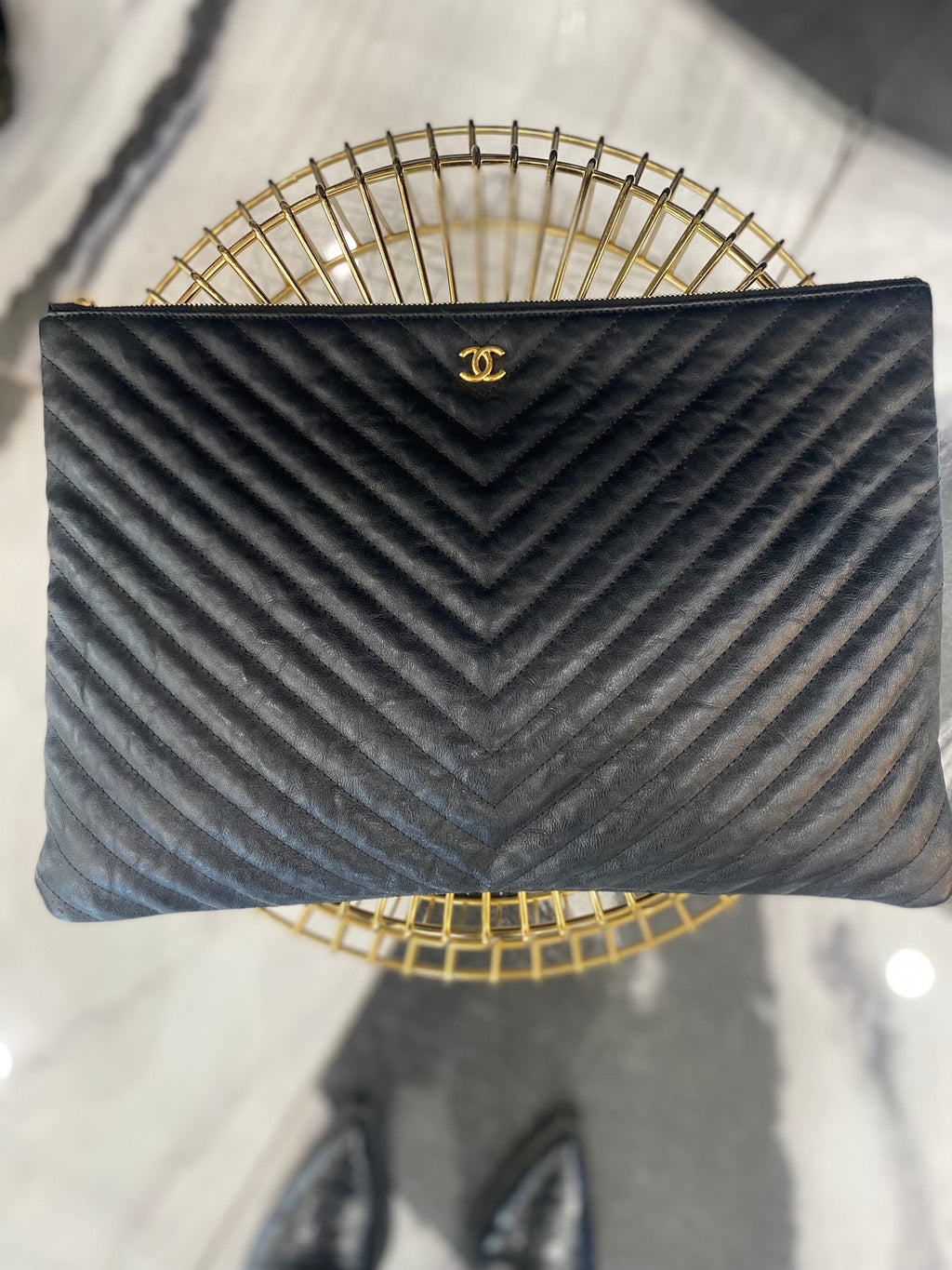 CHANEL CHEVRON QUILTED CALFSKIN O CLUTCH BAG