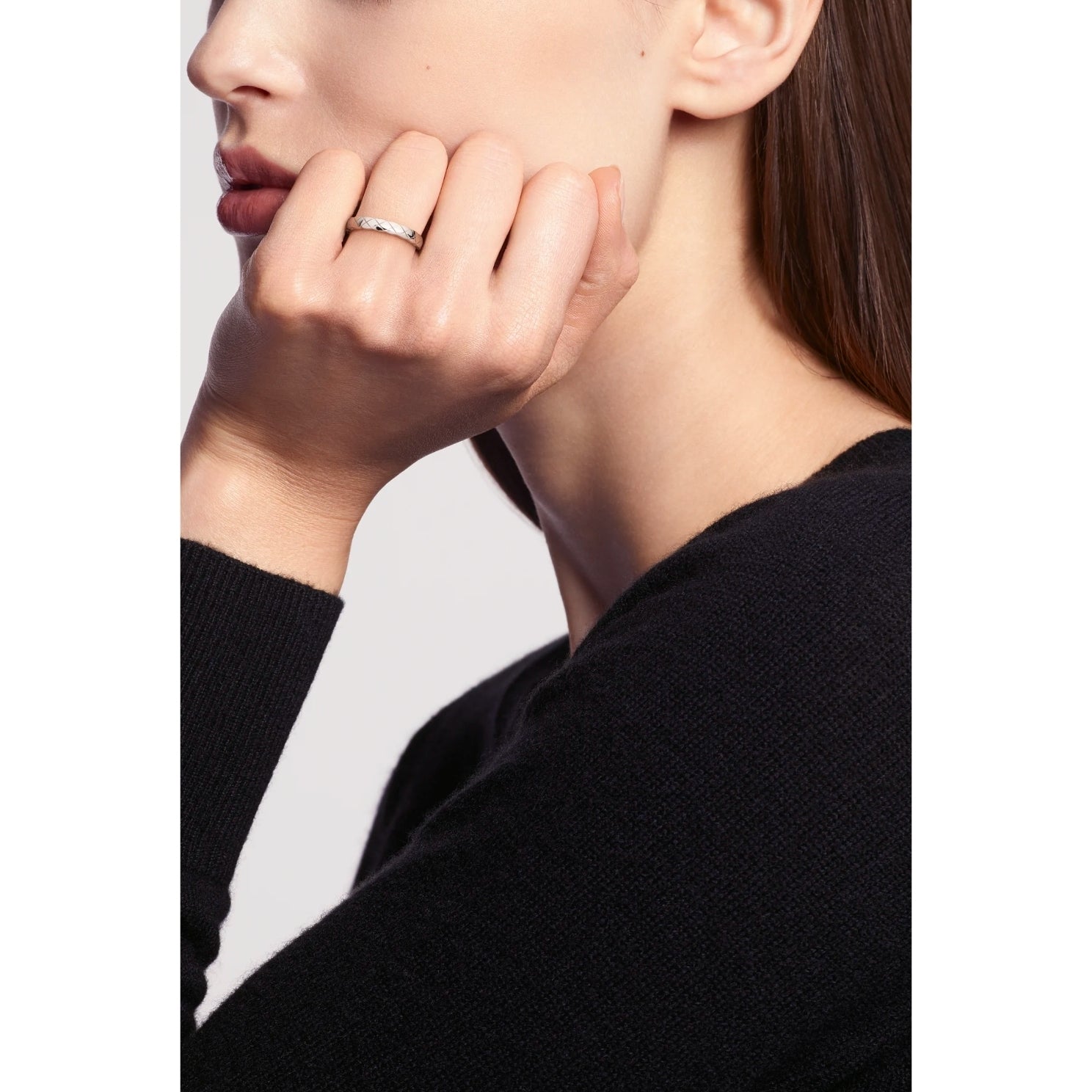 CHANEL COCO CRUSH 18K WHITE GOLD RING