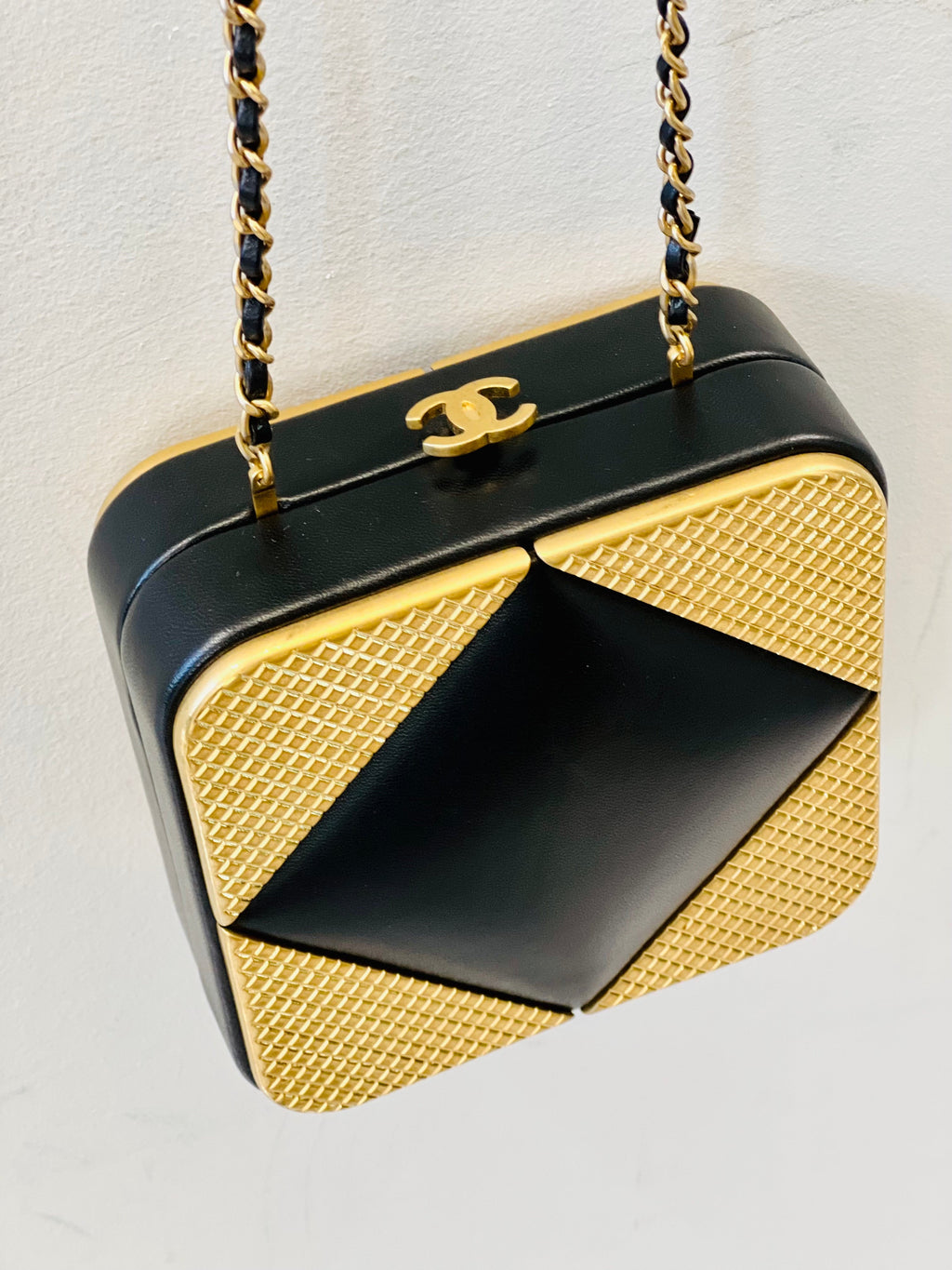 CHANEL CC CRUISE COLLECTION EVENING BAG WITH CHAIN