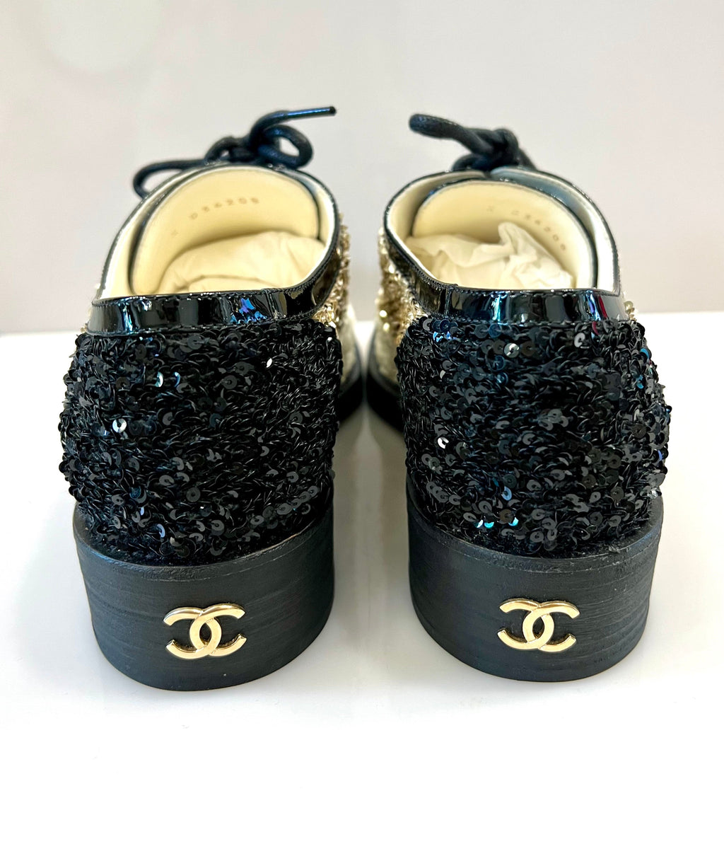 CHANEL INTERLOCKING CC LOGO SEQUIN EMBELLISHED OXFORDS