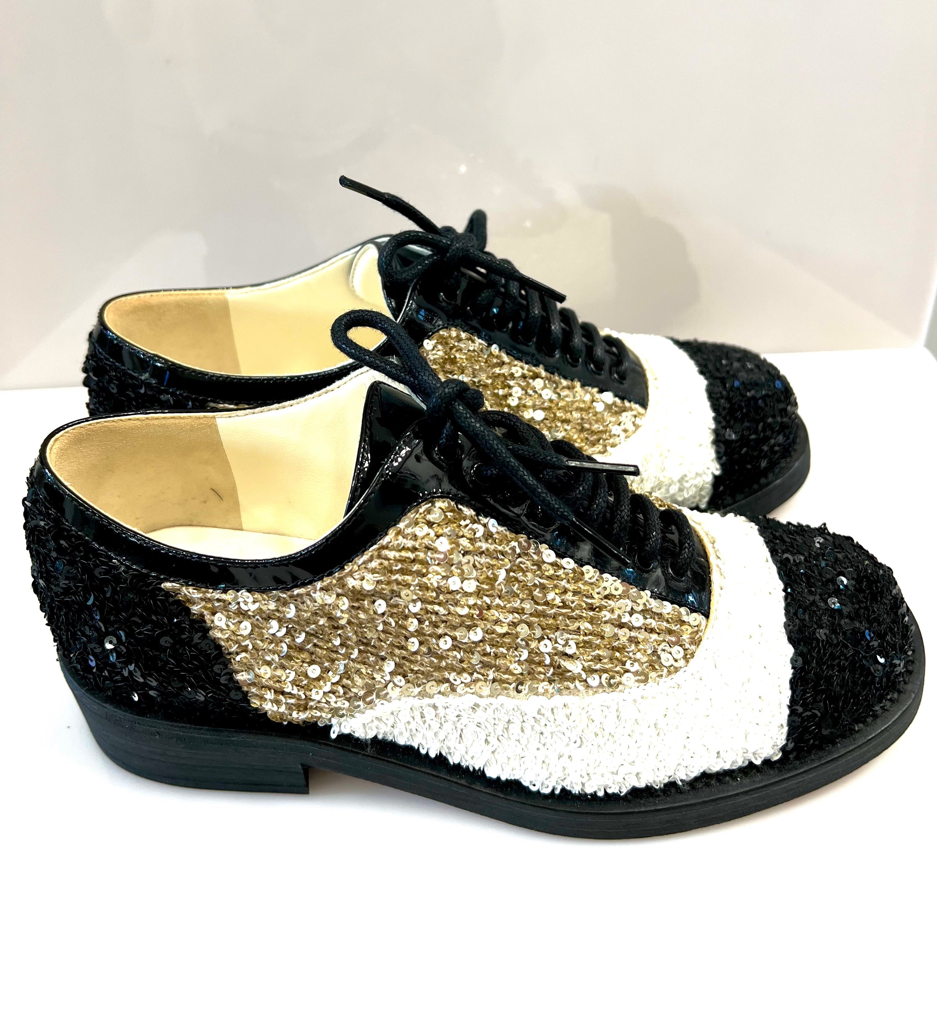 CHANEL INTERLOCKING CC LOGO SEQUIN EMBELLISHED OXFORDS