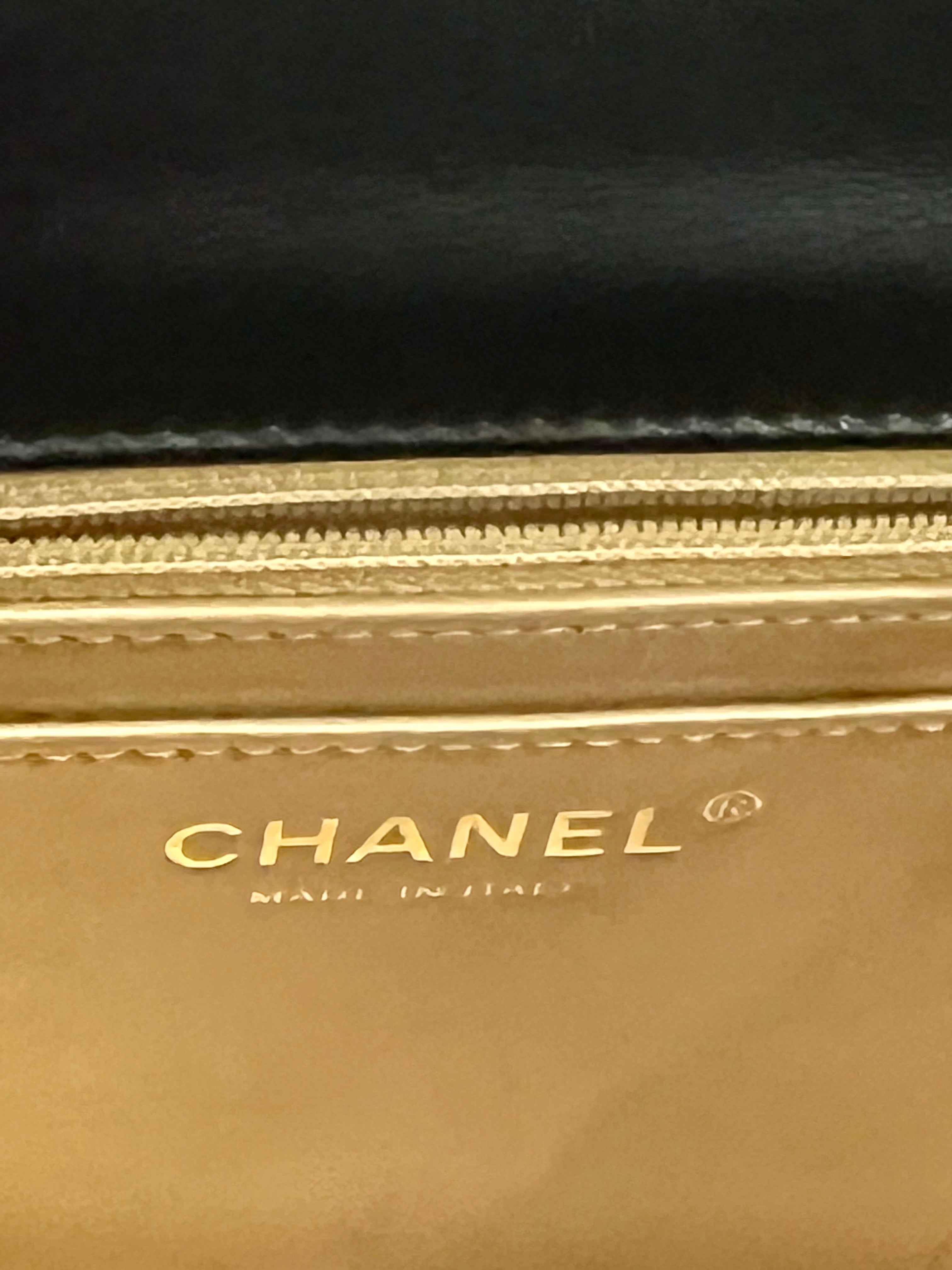 CHANEL QUILTED LAMBSKIN PEARL CRUSH CLUTCH WITH CHAIN