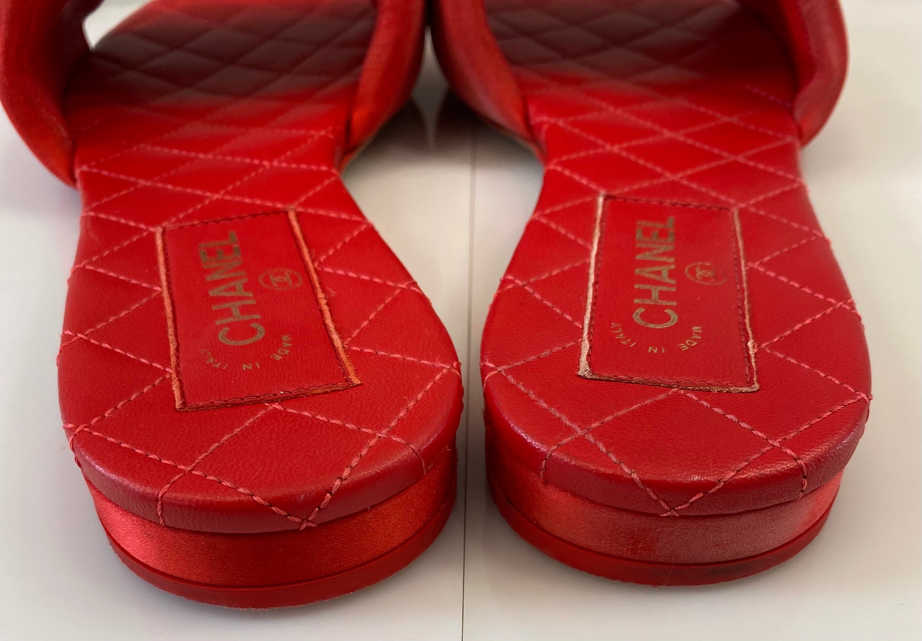 CHANEL CC LOGO SLIDES MULES RED