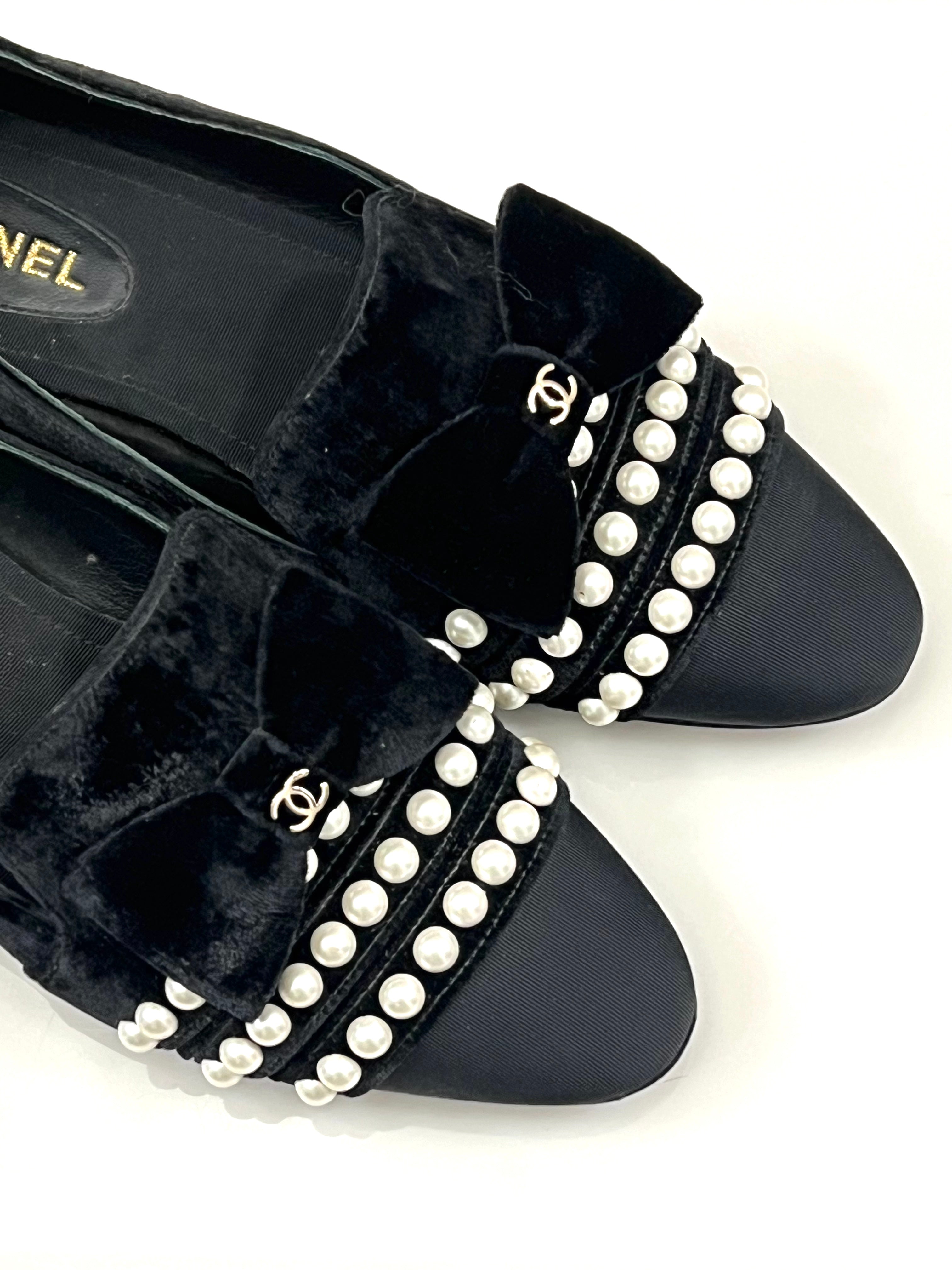 CHANEL VELVET GROSGRAIN PEARLS MOCCASIN LOAFERS
