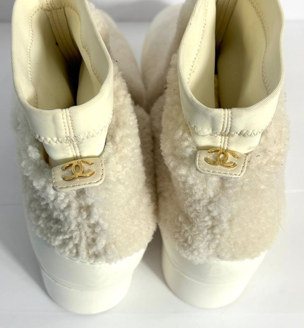 CHANEL CC SHEARLING BOOTS