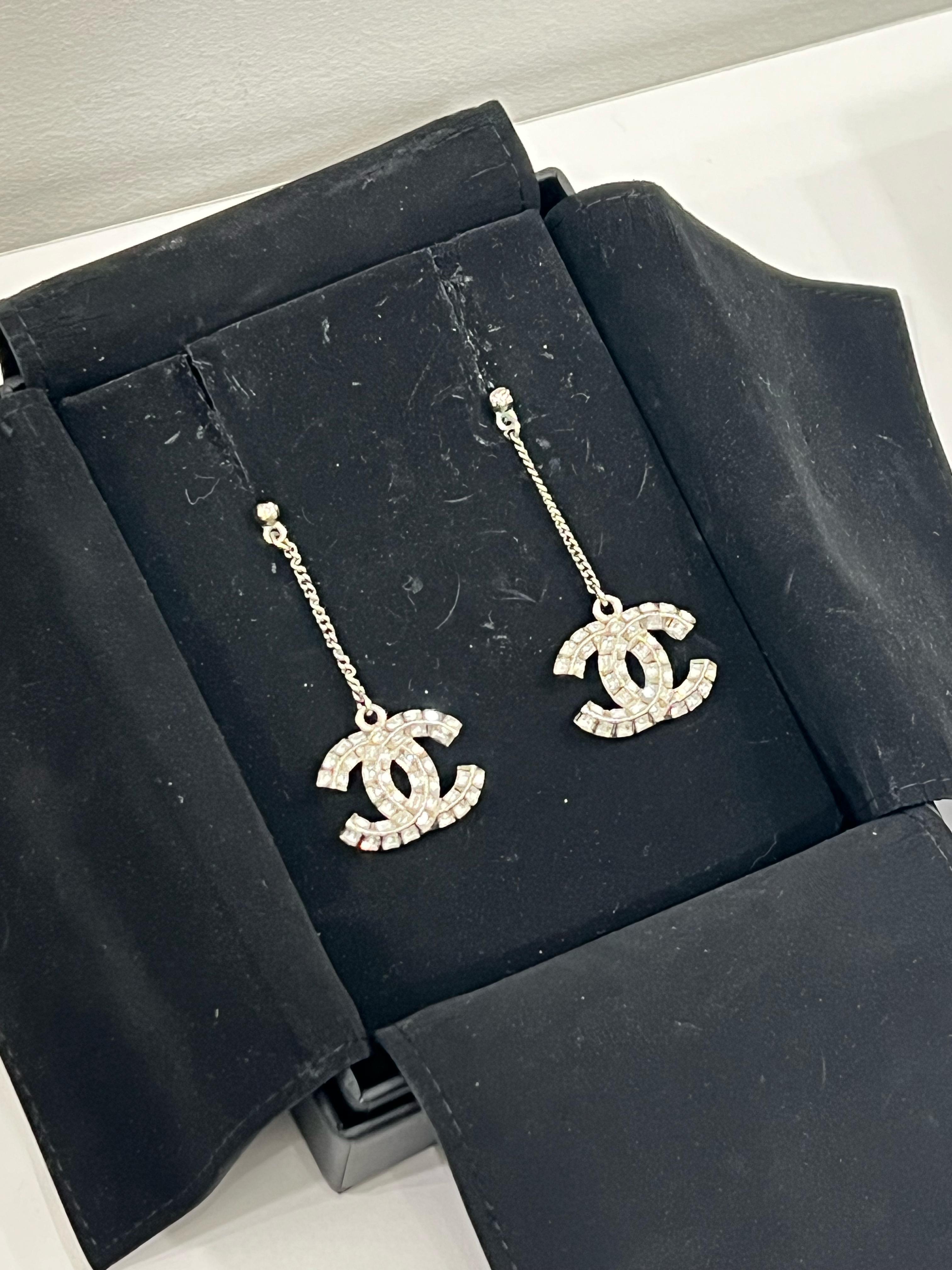 CHANEL BAGUETTE CRYSTAL CC DROP EARRINGS