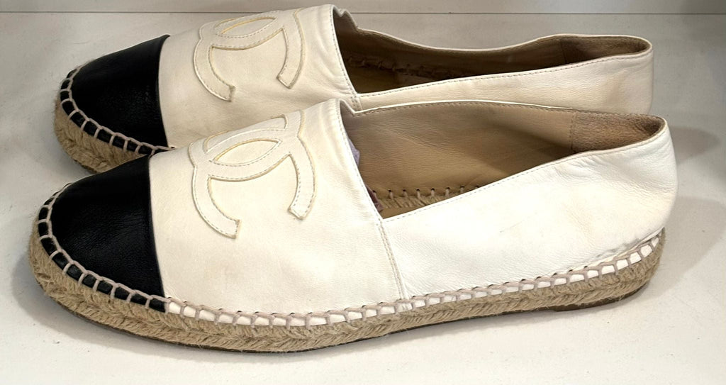 CHANEL CC LAMBSKIN LEATHER ESPADRILLES