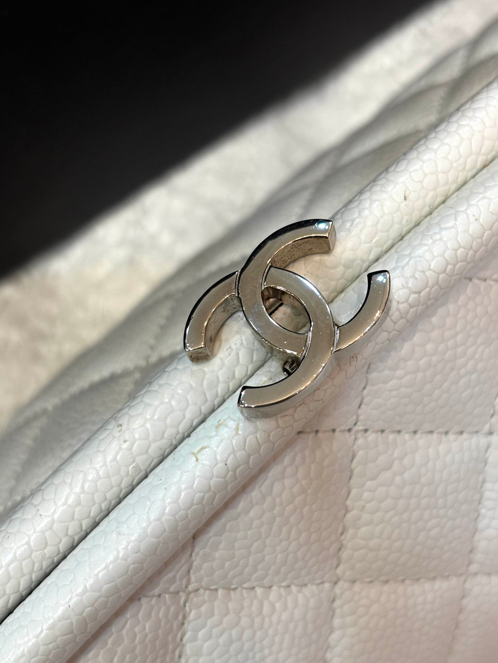 CHANEL CAVIAR QUILTED TIMELESS CLUTCH BAG