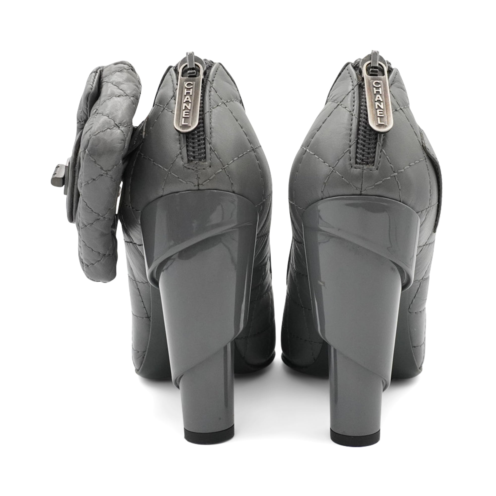 Chanel 'Reissue Pouch' Pumps - Women's 34
