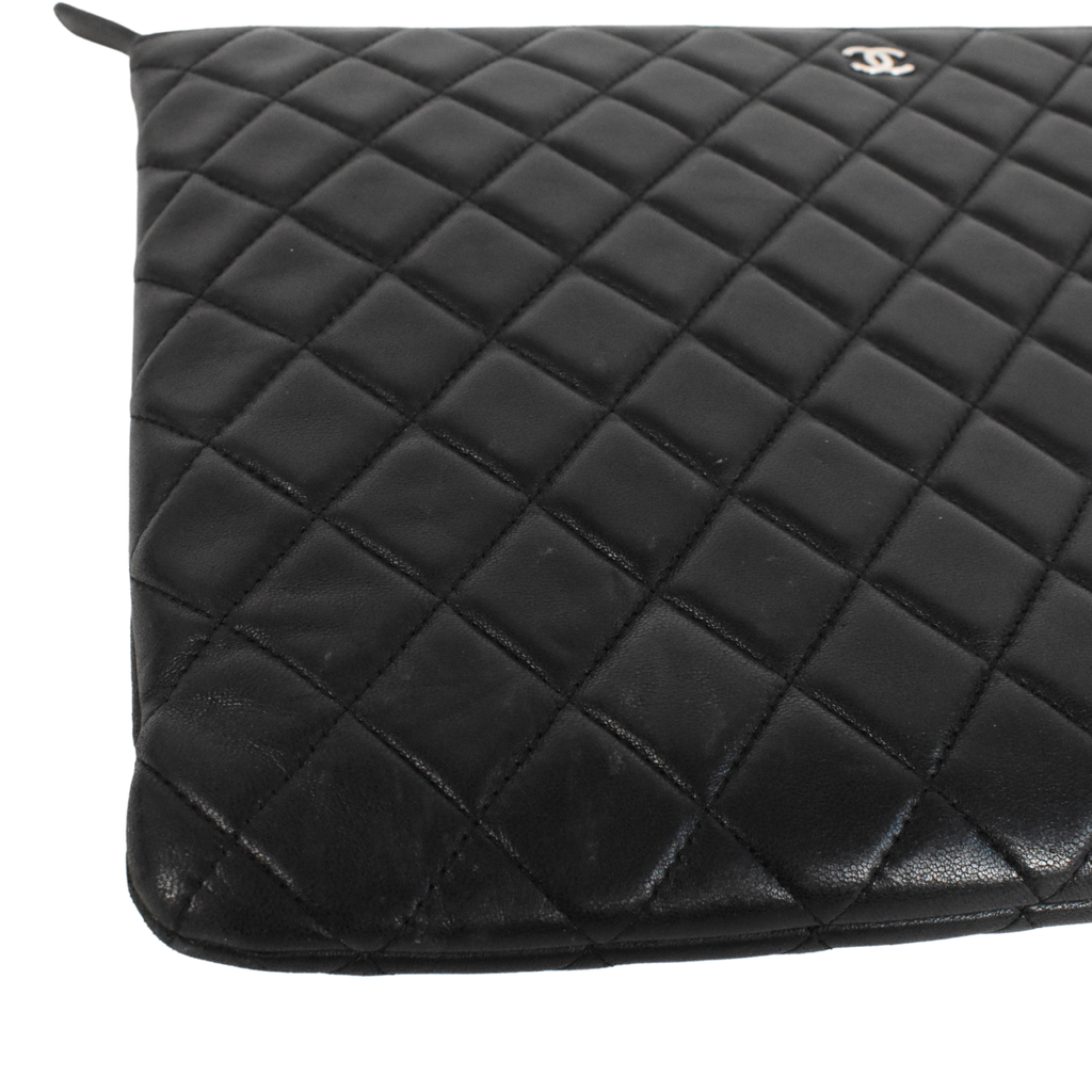 Chanel 'O Case' Zip Pouch