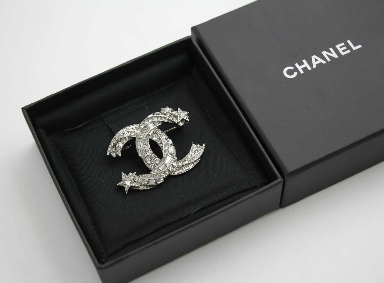 Chanel C21S Rhinestone Metal Silver Star Twist Brooch