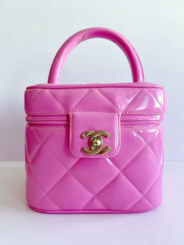 Chanel Vintage 1995 Barbie Mirror Vanity Case- Pink Patent Leather